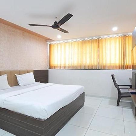 Fabhotel The Heaven Ahmedabad Buitenkant foto