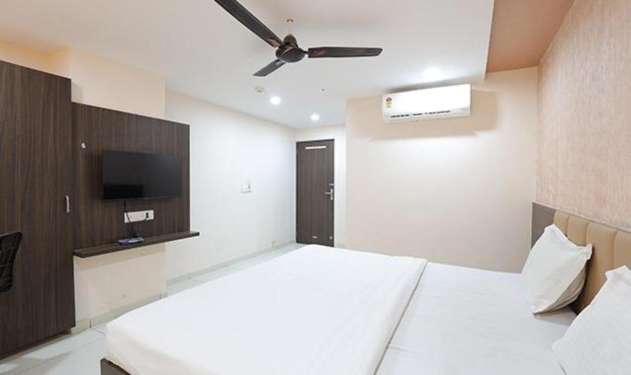 Fabhotel The Heaven Ahmedabad Buitenkant foto