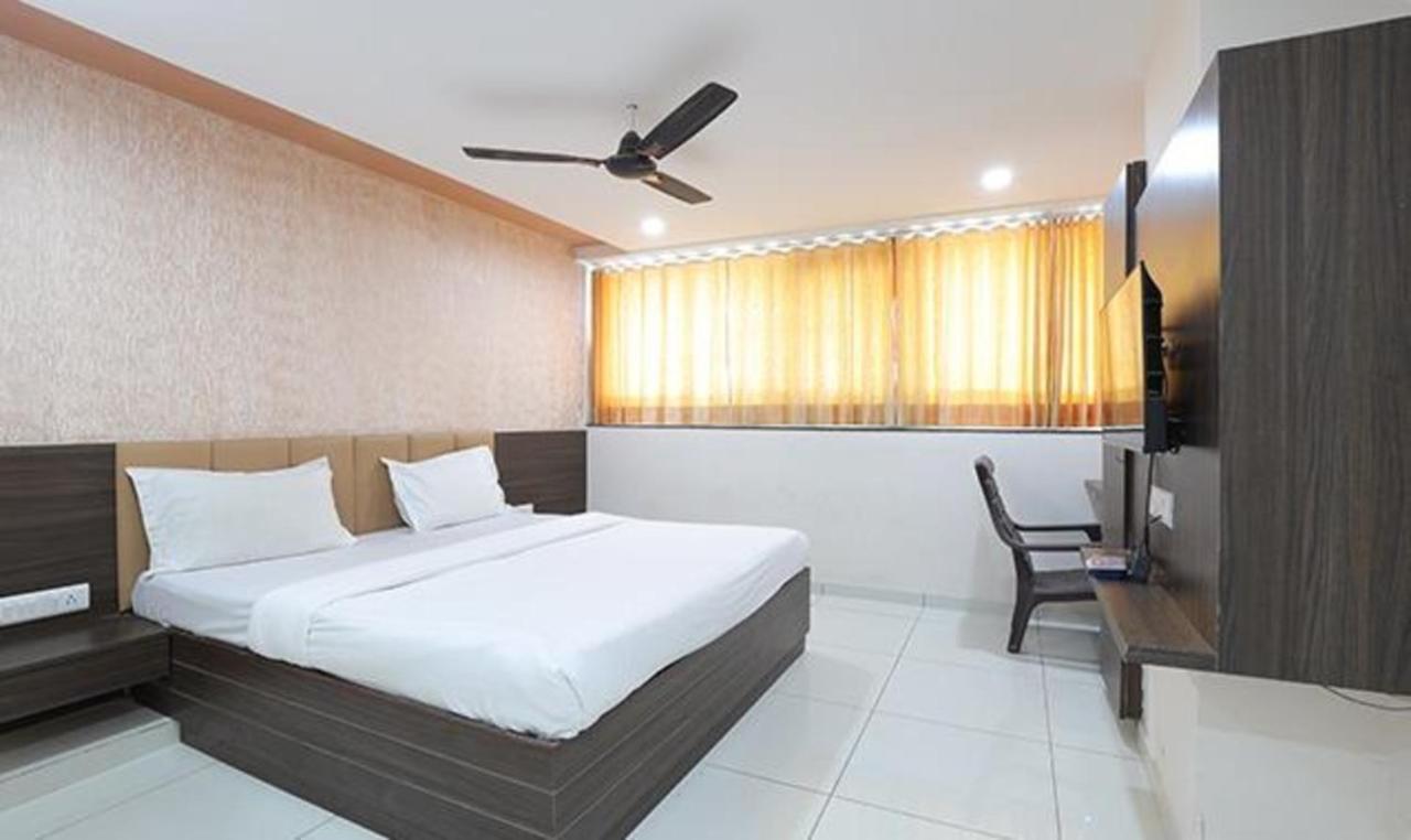 Fabhotel The Heaven Ahmedabad Buitenkant foto