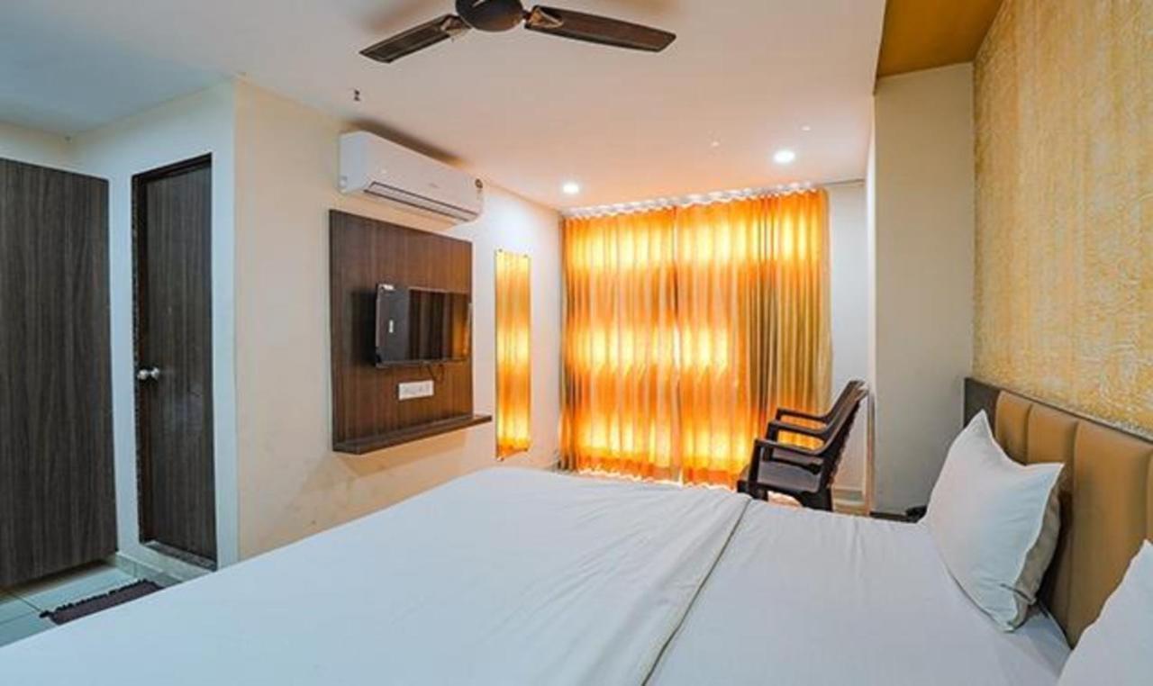 Fabhotel The Heaven Ahmedabad Buitenkant foto