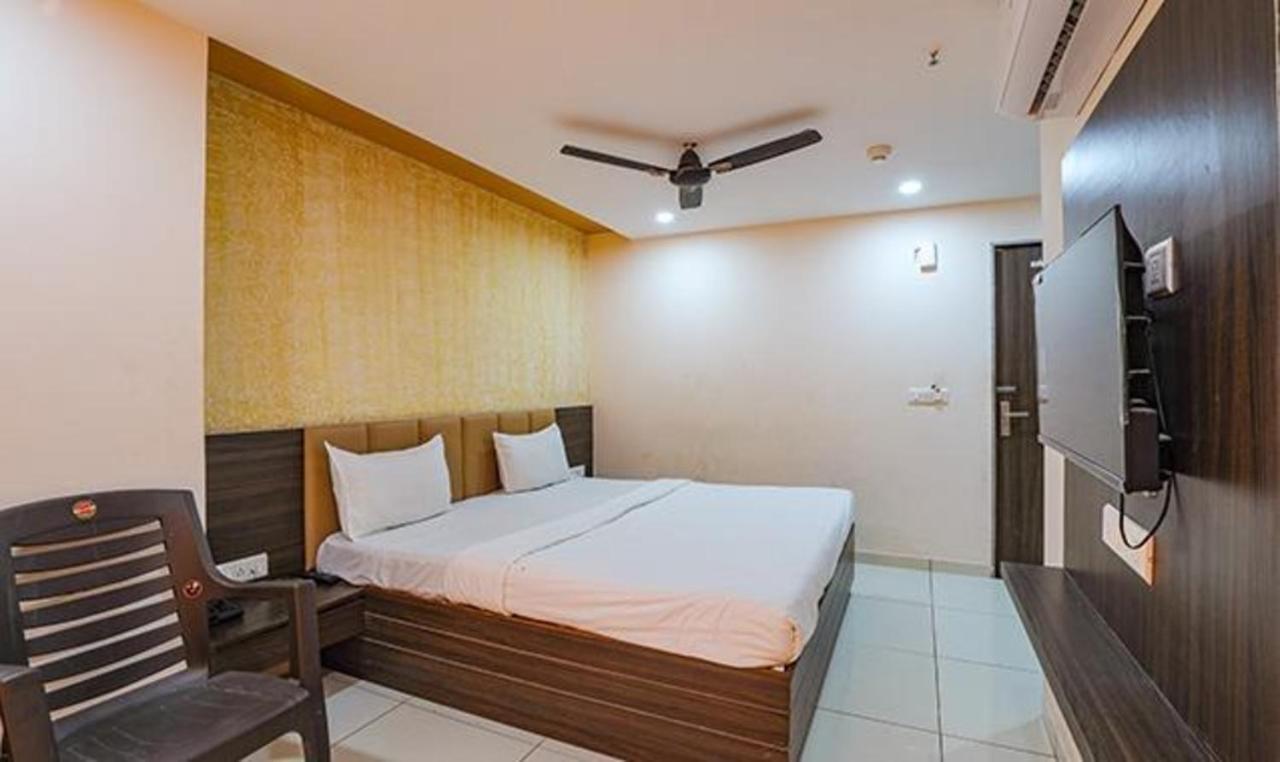 Fabhotel The Heaven Ahmedabad Buitenkant foto