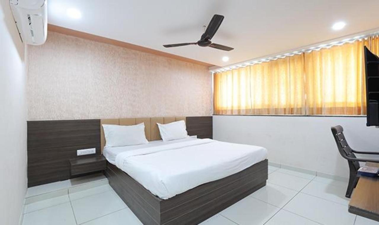 Fabhotel The Heaven Ahmedabad Buitenkant foto