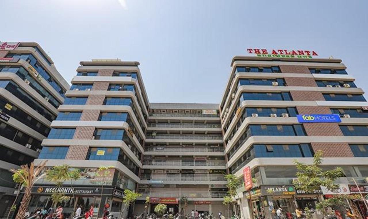 Fabhotel The Heaven Ahmedabad Buitenkant foto
