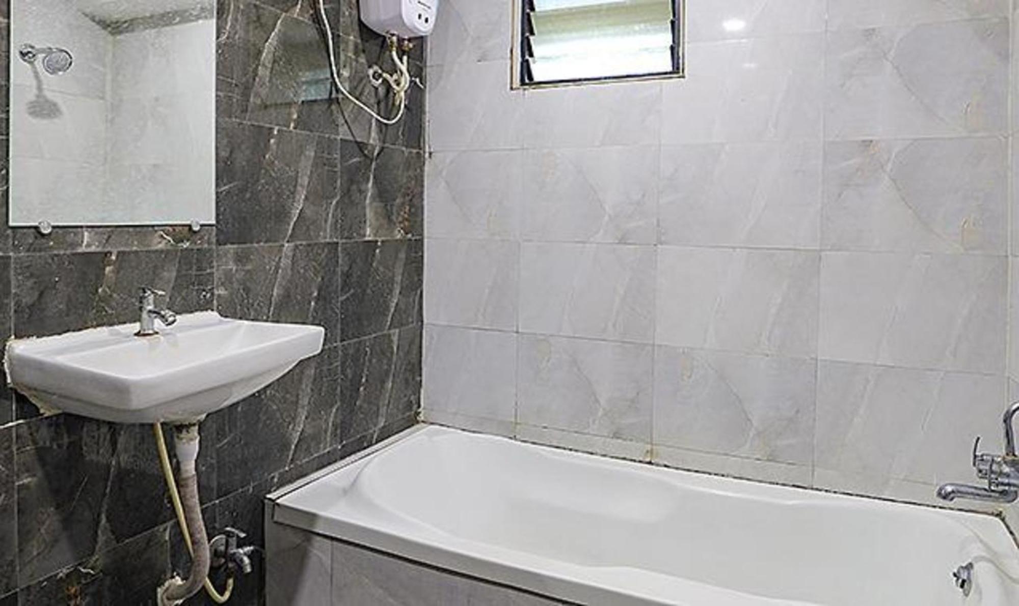 Fabhotel The Heaven Ahmedabad Buitenkant foto